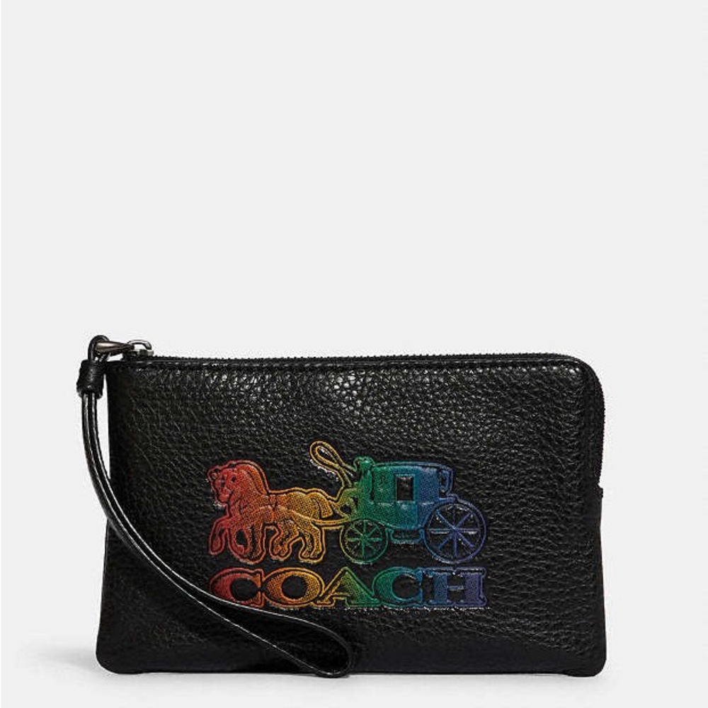 63 | Coach Corner Zip Wristlet With Horse And Carriage